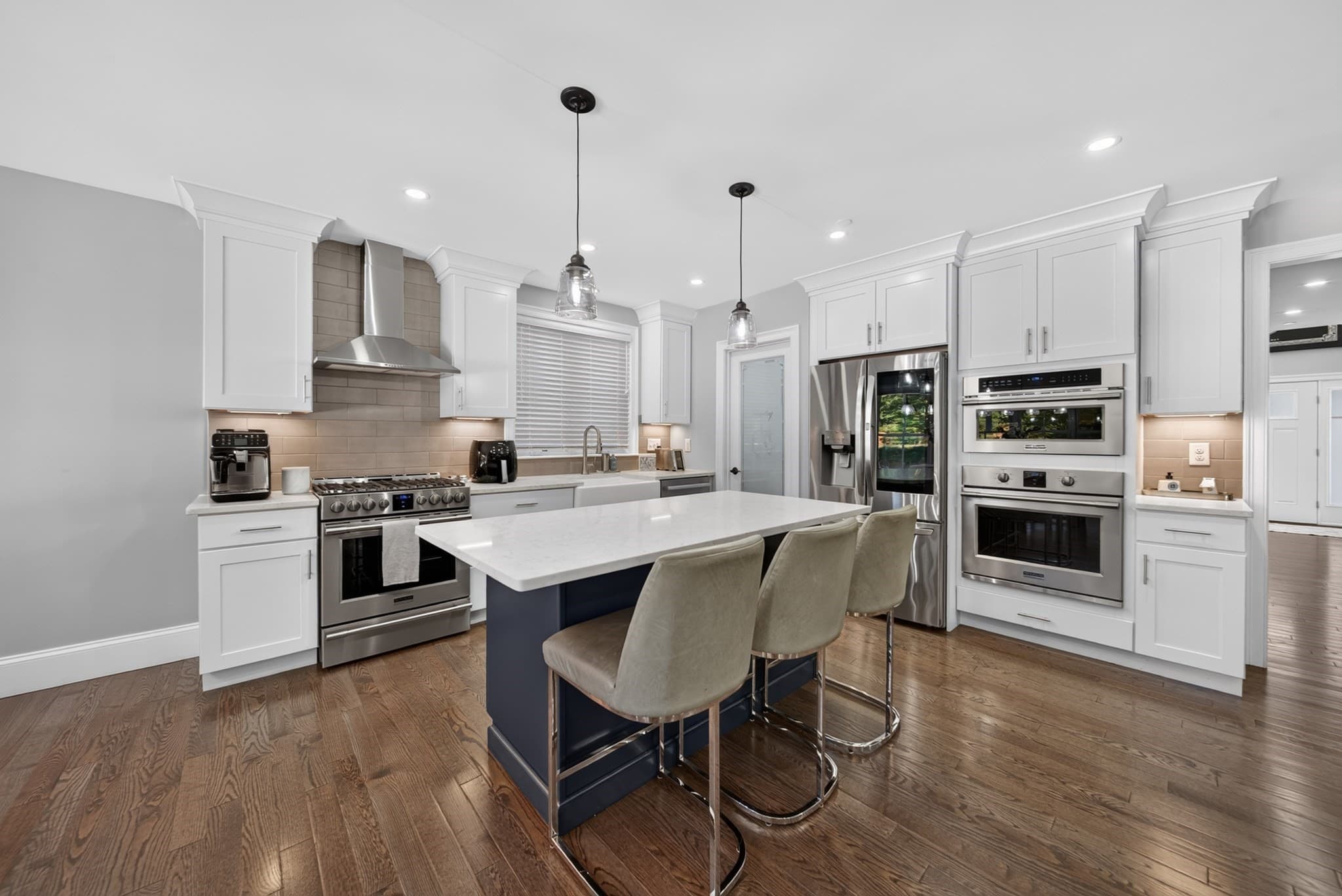Single Family Residence at 24 Douglas St, Weymouth MA 02190, photo 6 of 39