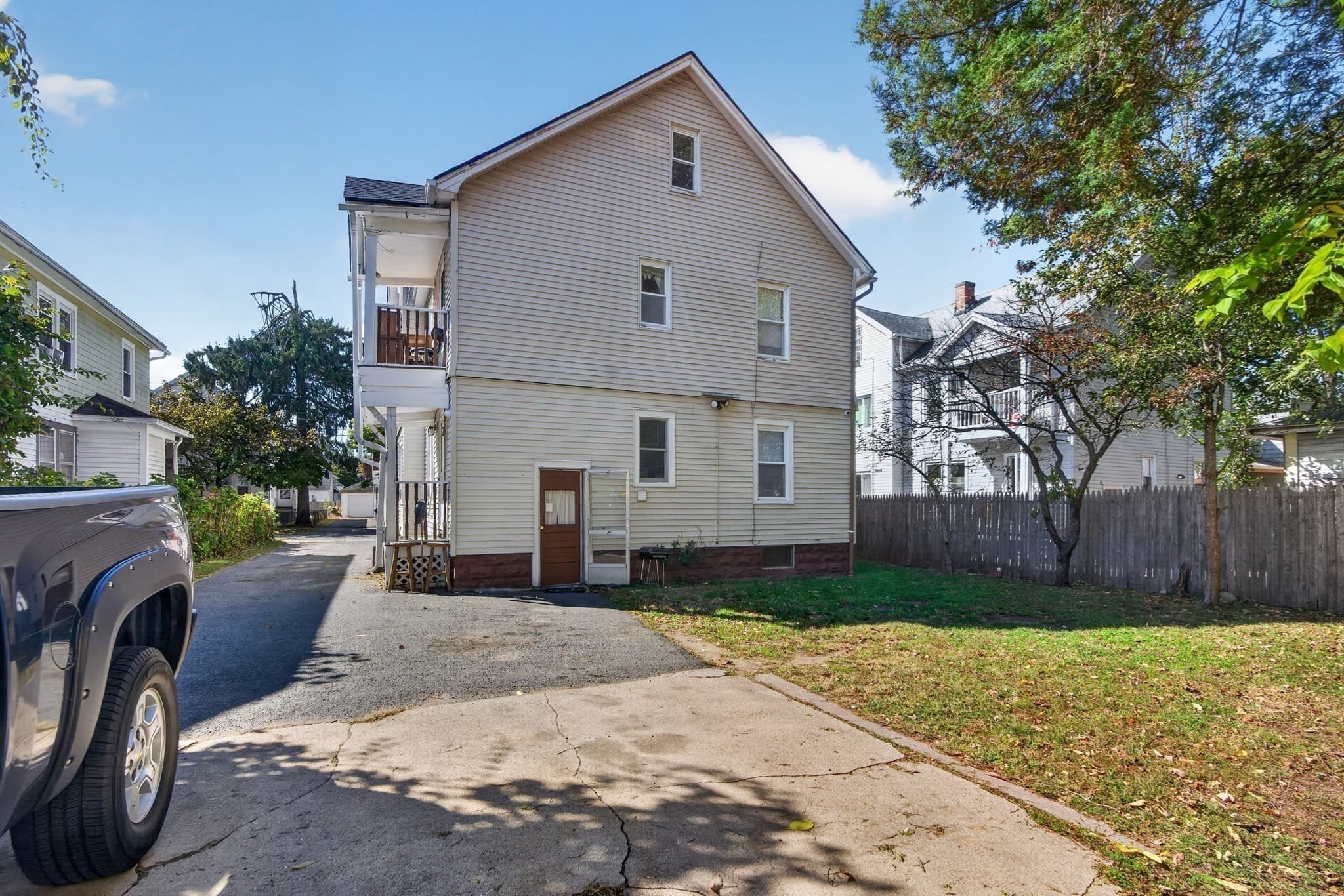 Multi Family at 101-103 Draper St, Springfield MA 01108, photo 31 of 33