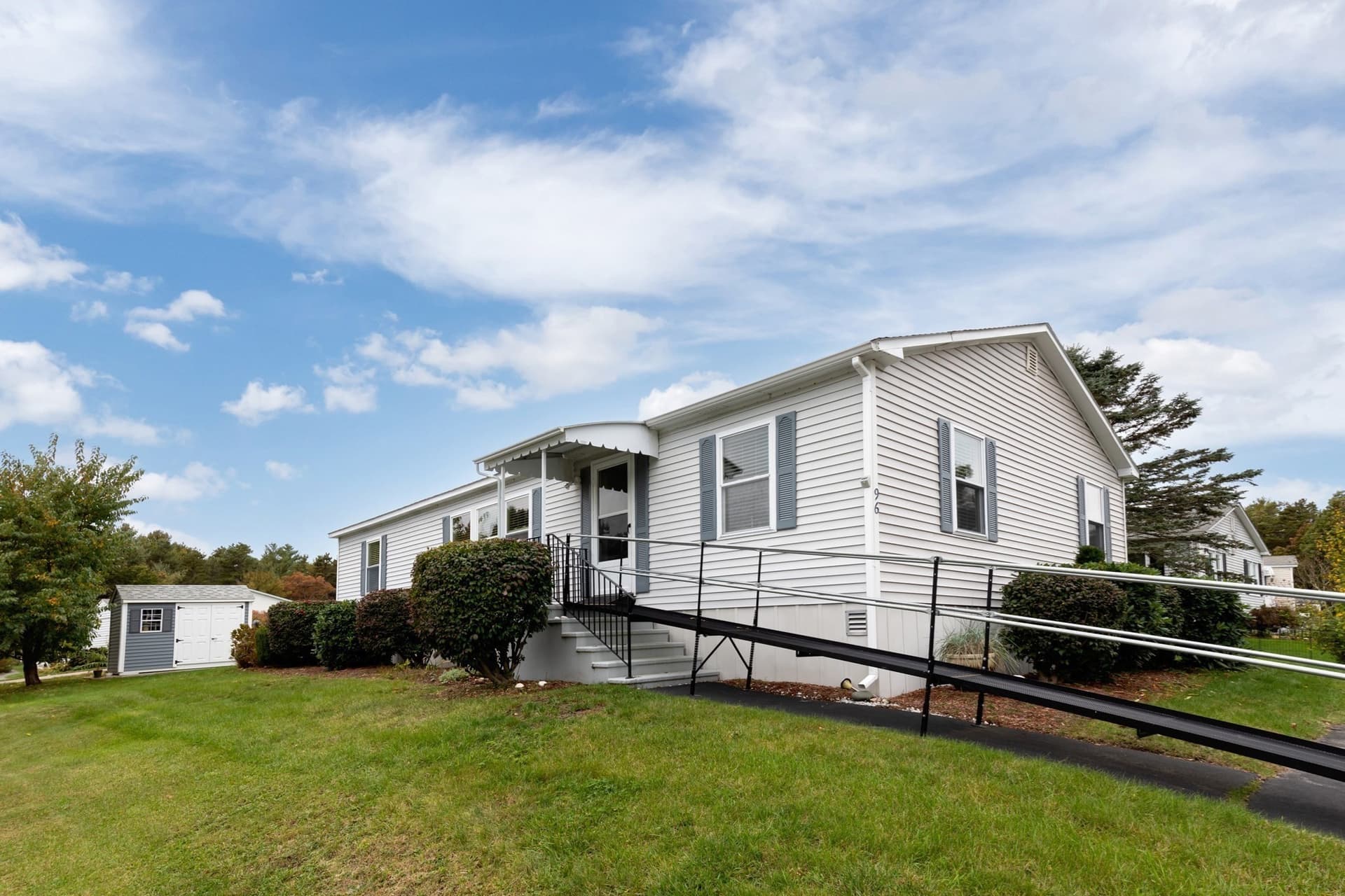 96 Pinehurst Dr, Plymouth MA 02360