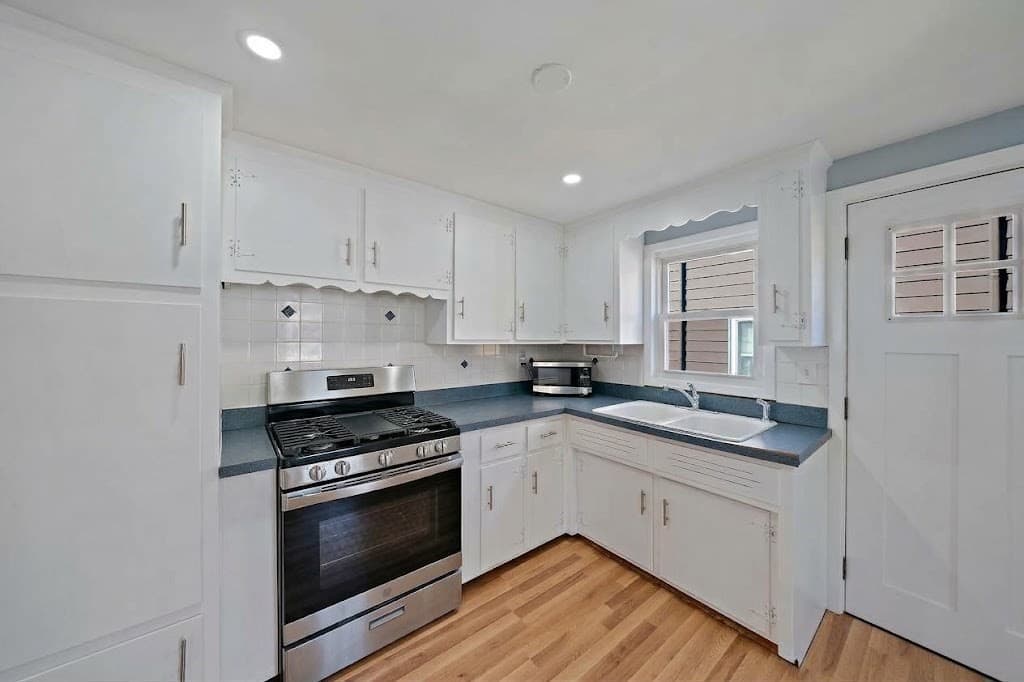 Single Family Residence at 28 Auriga St, Boston MA 02122, photo 10 of 24
