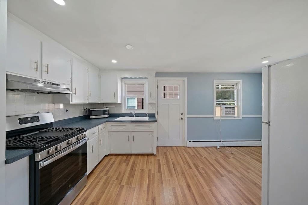 Single Family Residence at 28 Auriga St, Boston MA 02122, photo 8 of 24