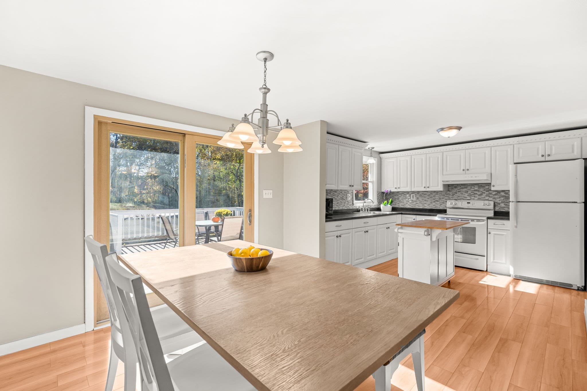 Single Family Residence at 10 Garden Brook Rd, Billerica MA 01821, photo 15 of 42