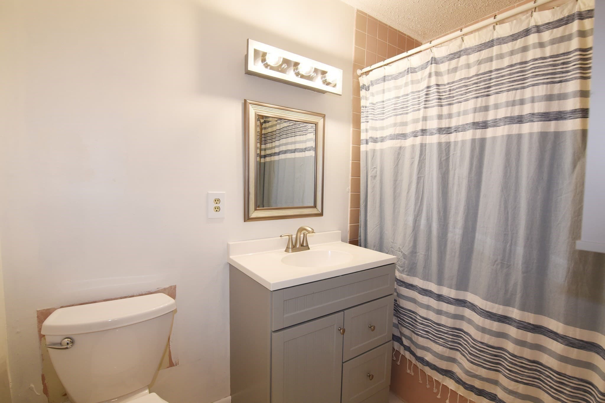 Condominium at 41 Foundry St # 3, Easton MA 02375, photo 5 of 27