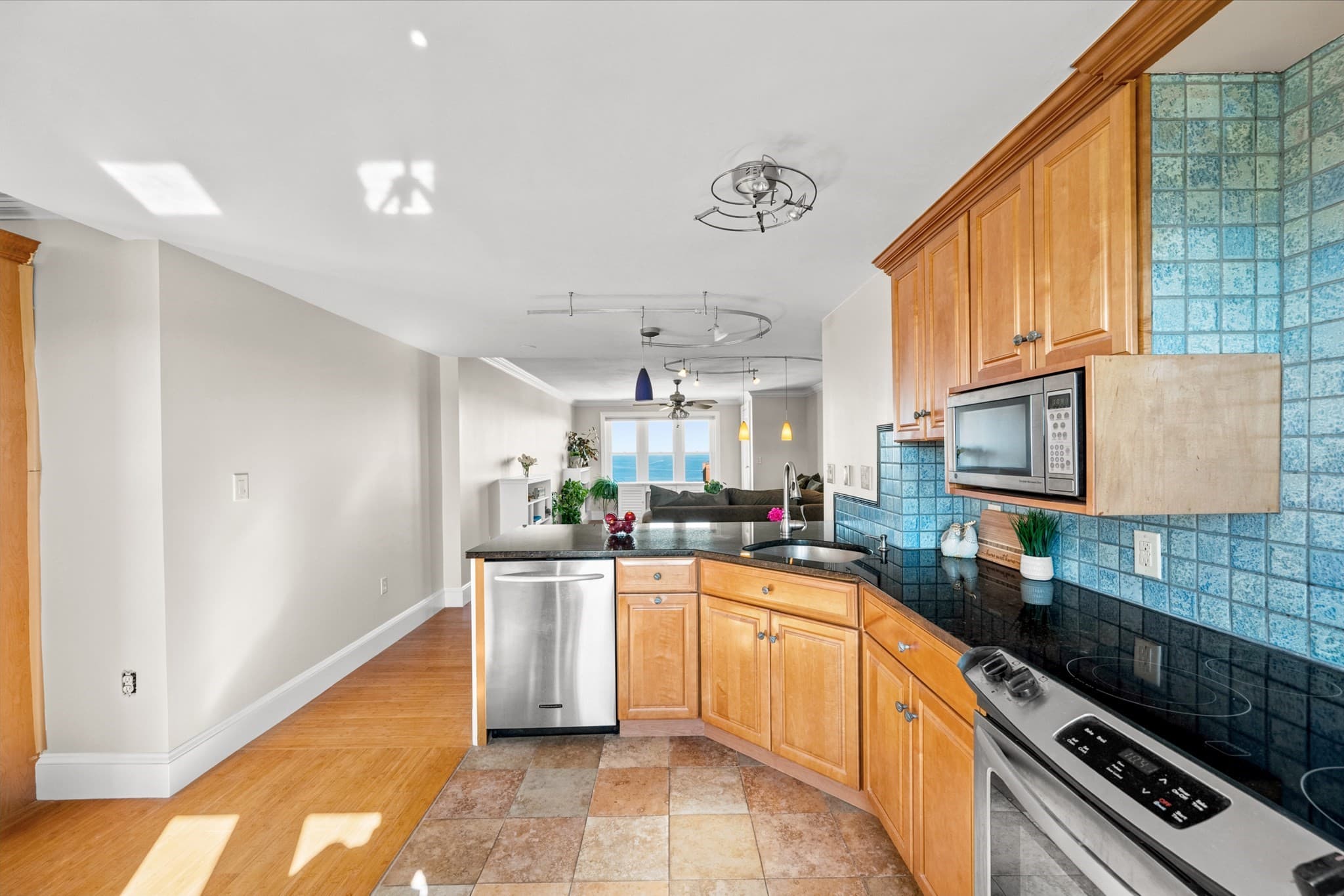 Condominium at 20 Rockland House Rd # 601, Hull MA 02045, photo 9 of 42