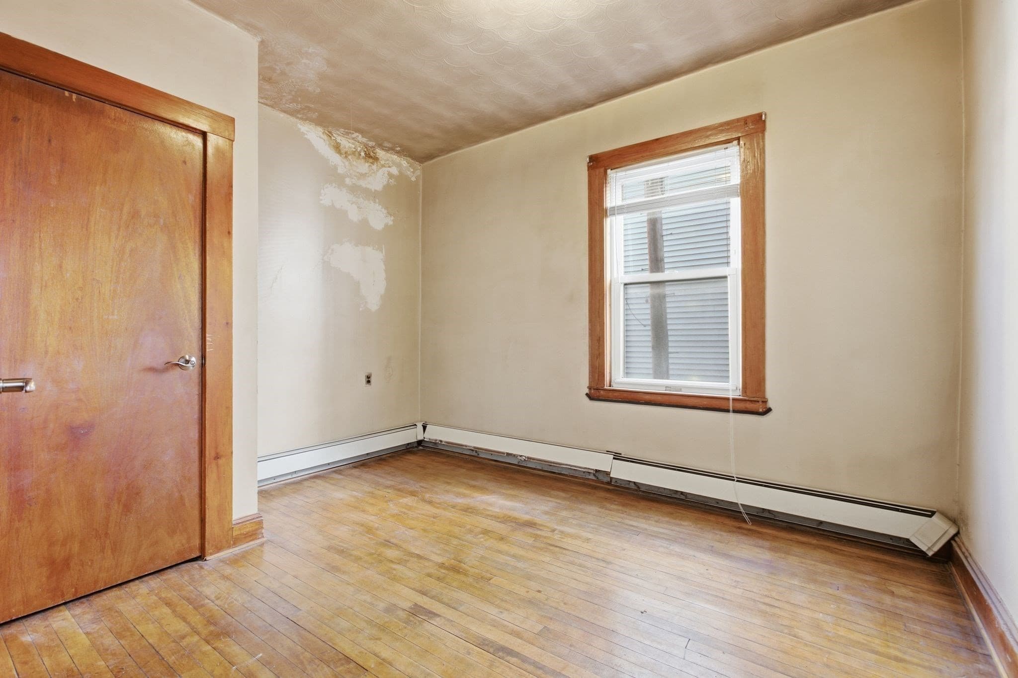 3 Family at 94 Chelsea St, Boston MA 02128, photo 5 of 42