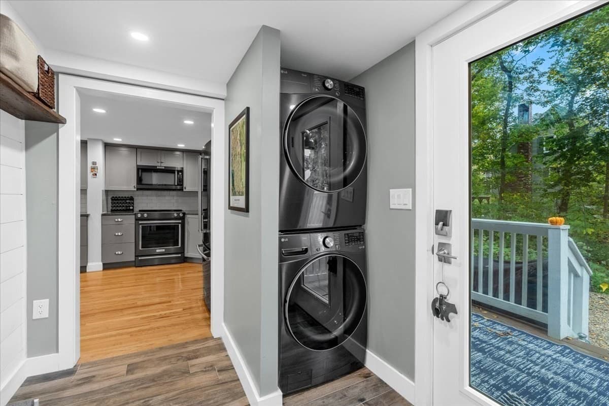 Single Family Residence at 101 Booth Hill Rd, Scituate MA 02066, photo 12 of 35