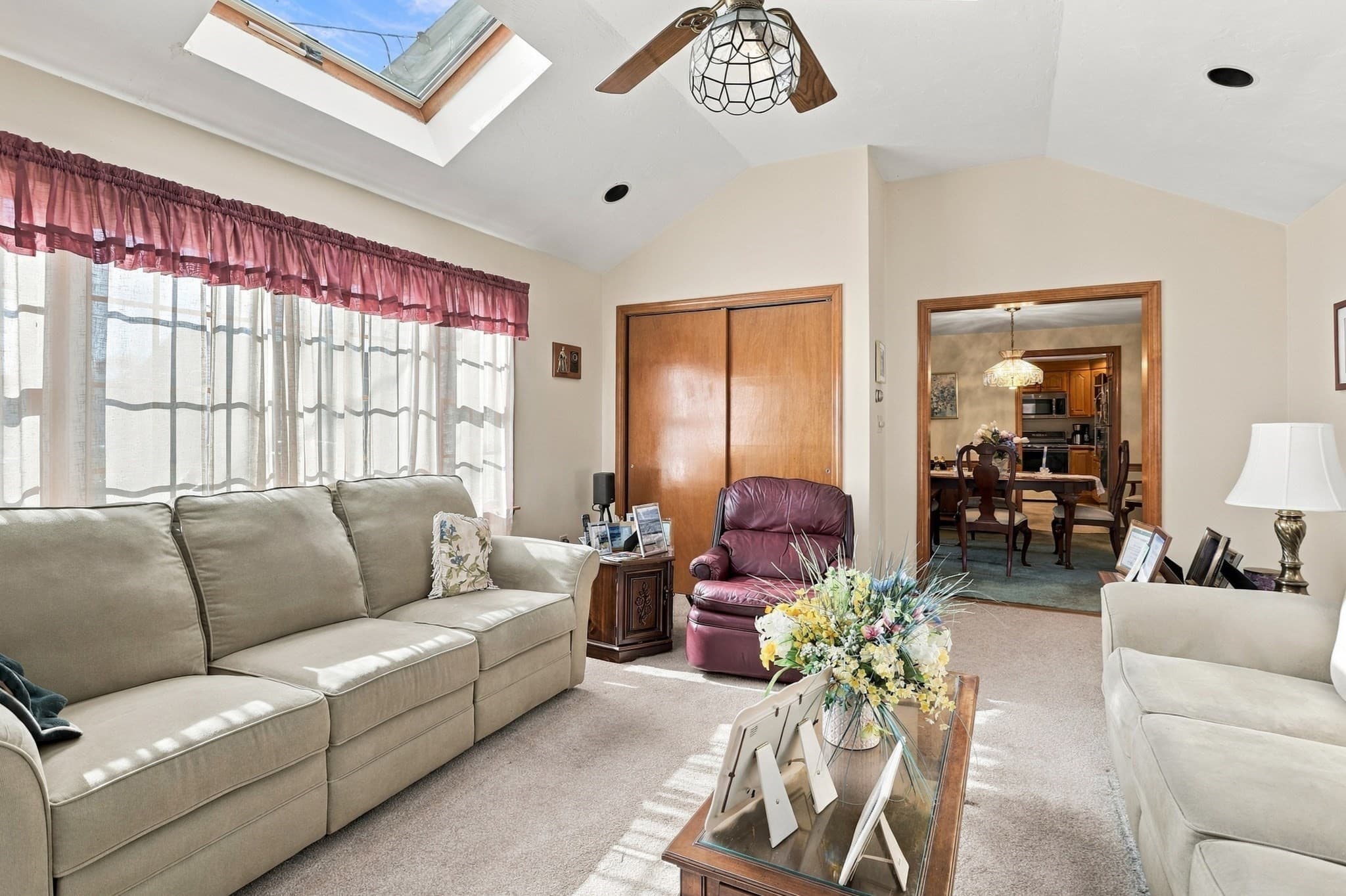 Single Family Residence at 6 Exeter Dr, Woburn MA 01801, photo 15 of 34