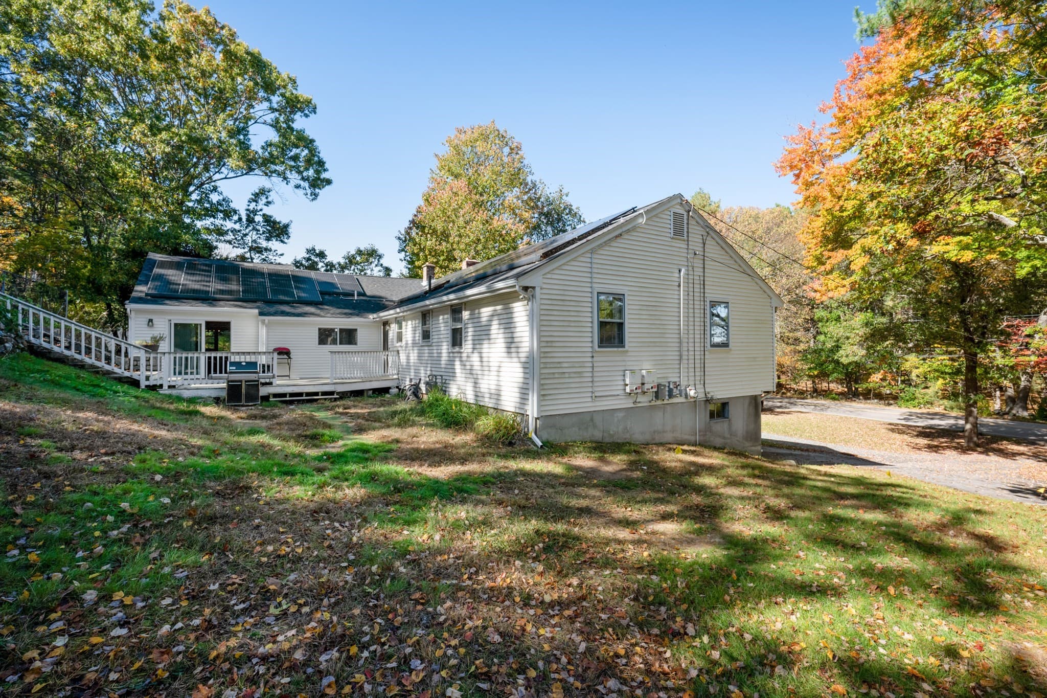Single Family Residence at 631 Central St, Holliston MA 01746, photo 5 of 38