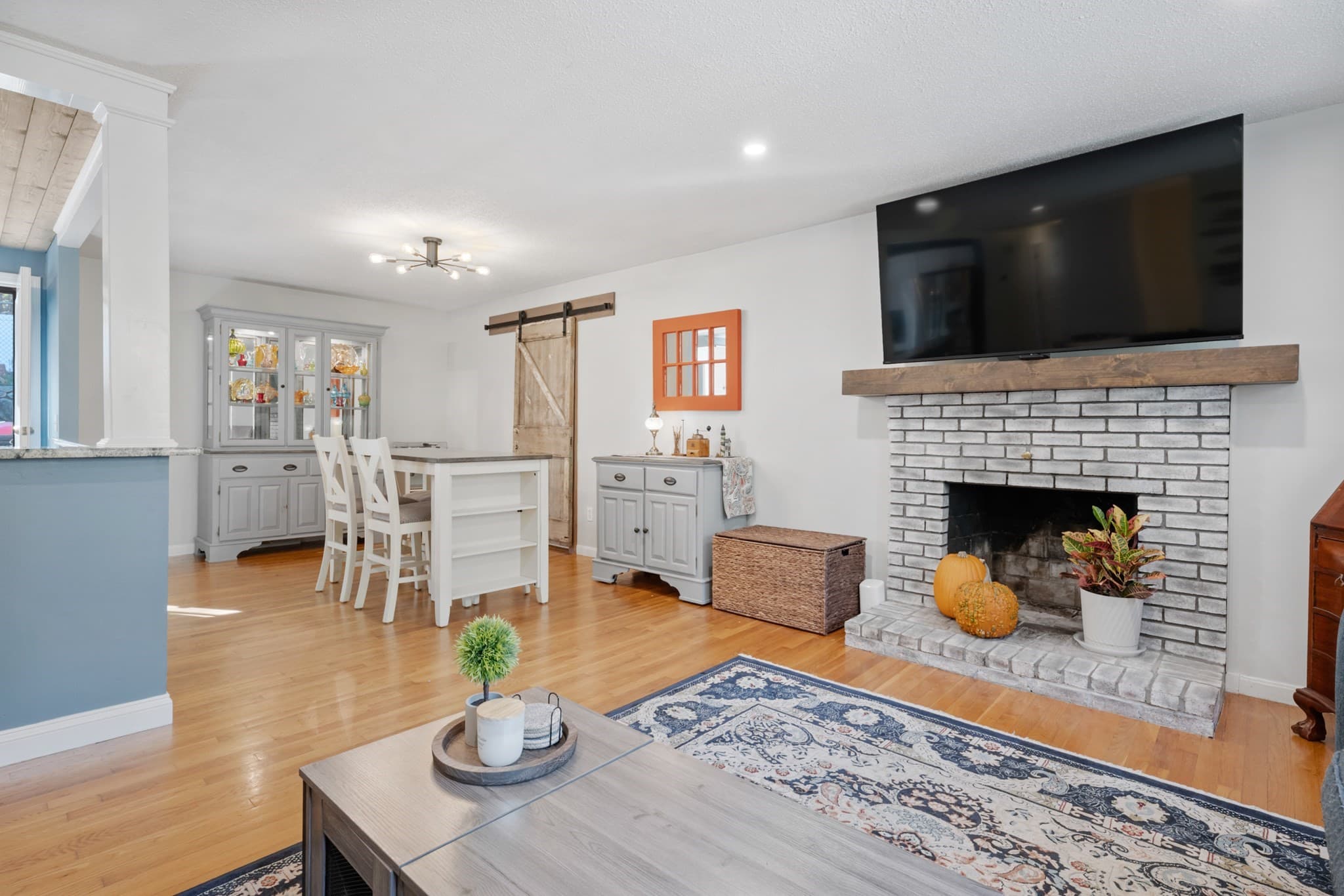 Single Family Residence at 631 Central St, Holliston MA 01746, photo 14 of 38