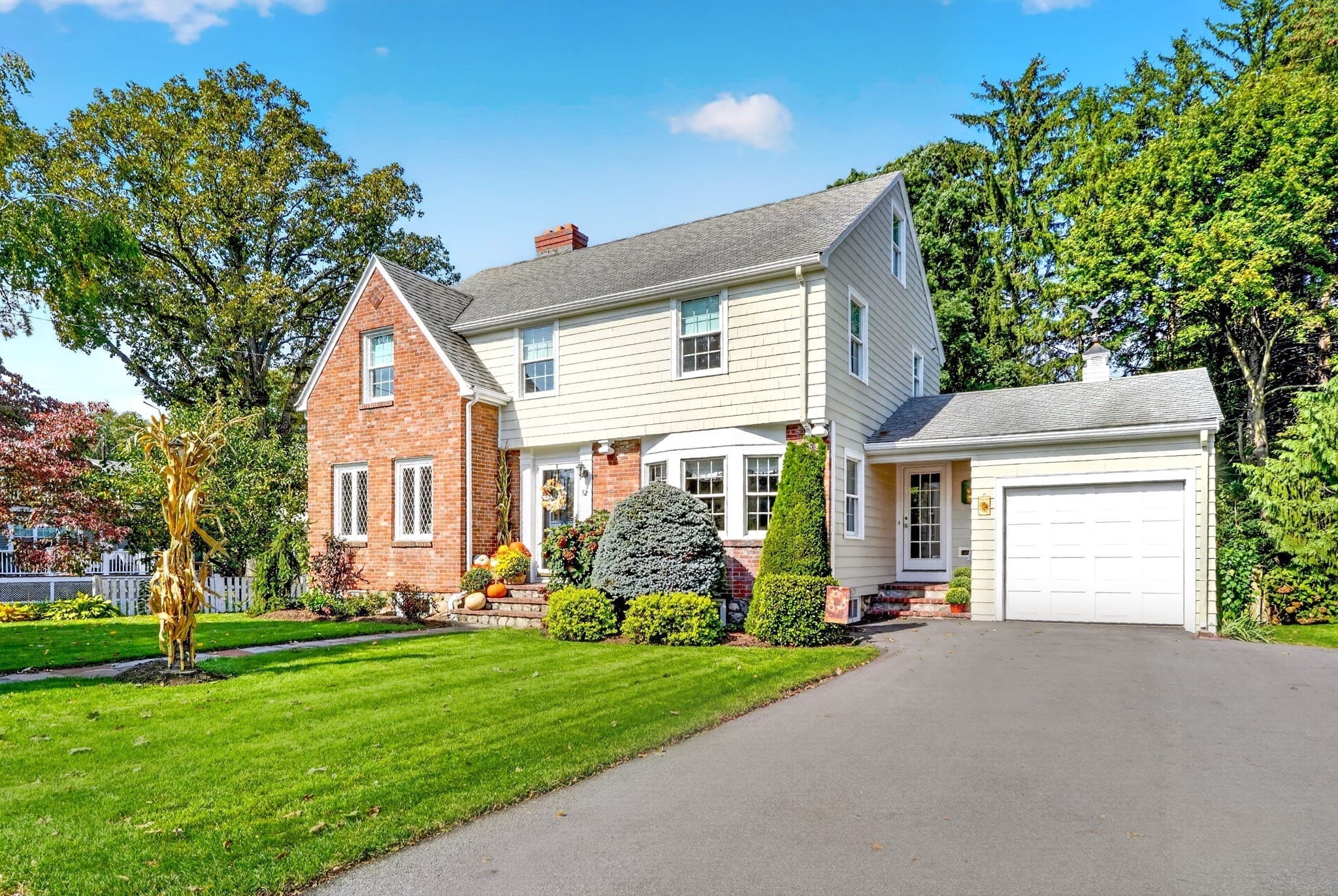 Single Family Residence at 52 Sheffield Road, Melrose MA 02176, photo 3 of 42