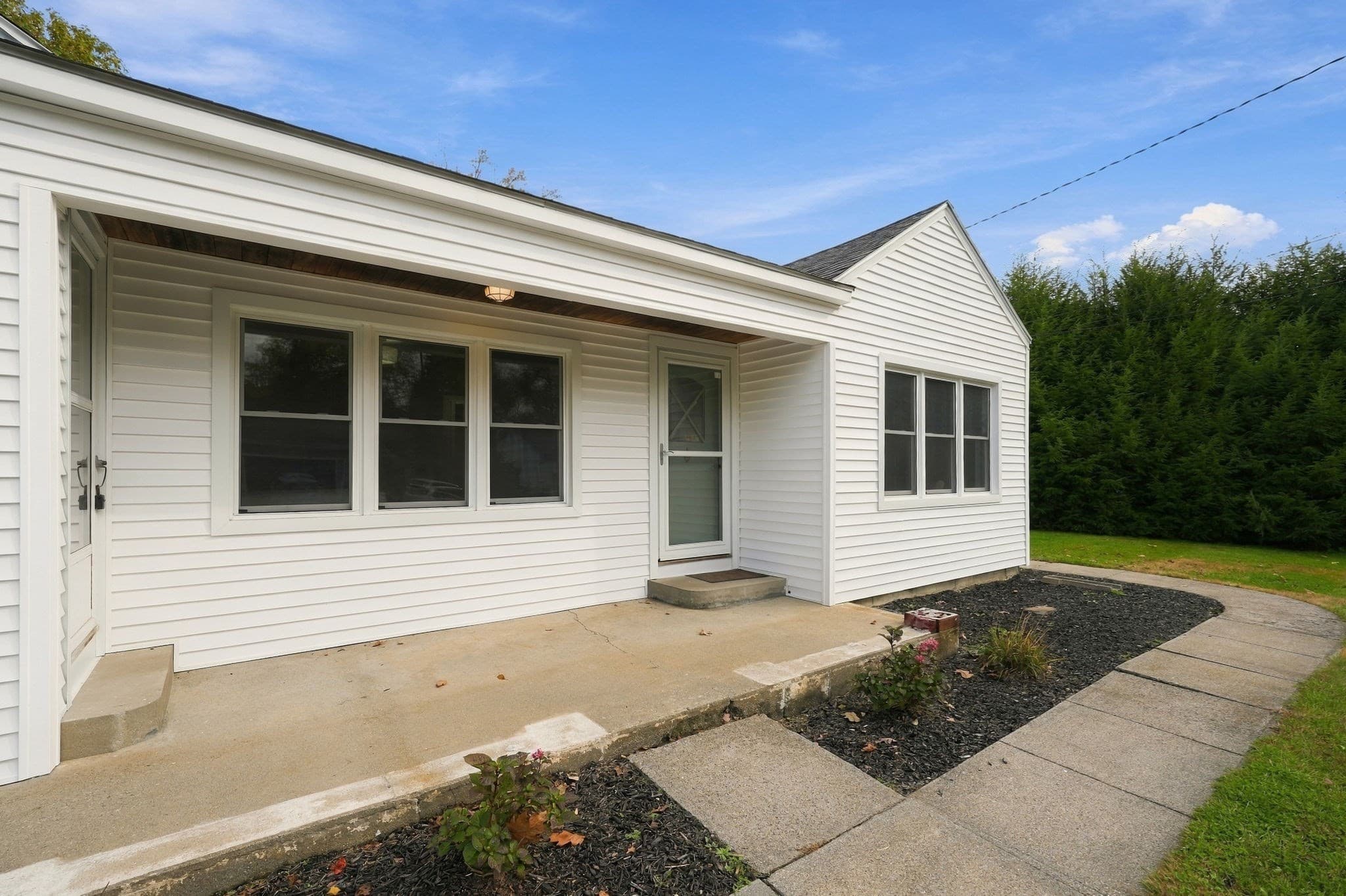 Single Family Residence at 43 Oliver St, Easthampton MA 01027, photo 4 of 34