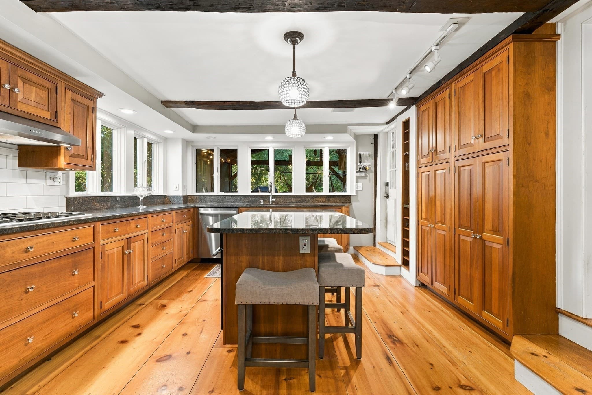 Single Family Residence at 405 Andover St, Wilmington MA 01887, photo 5 of 34