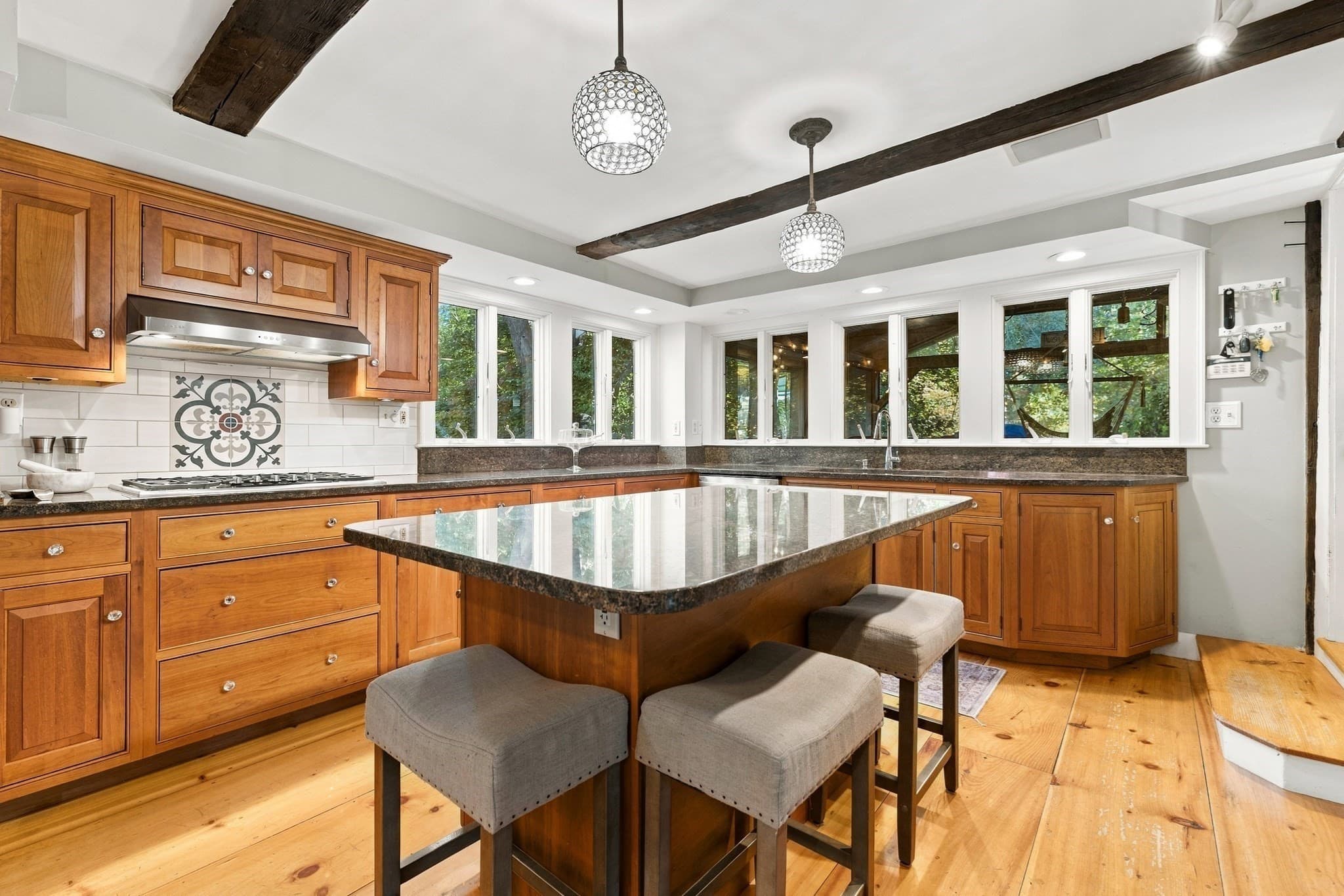 Single Family Residence at 405 Andover St, Wilmington MA 01887, photo 4 of 34