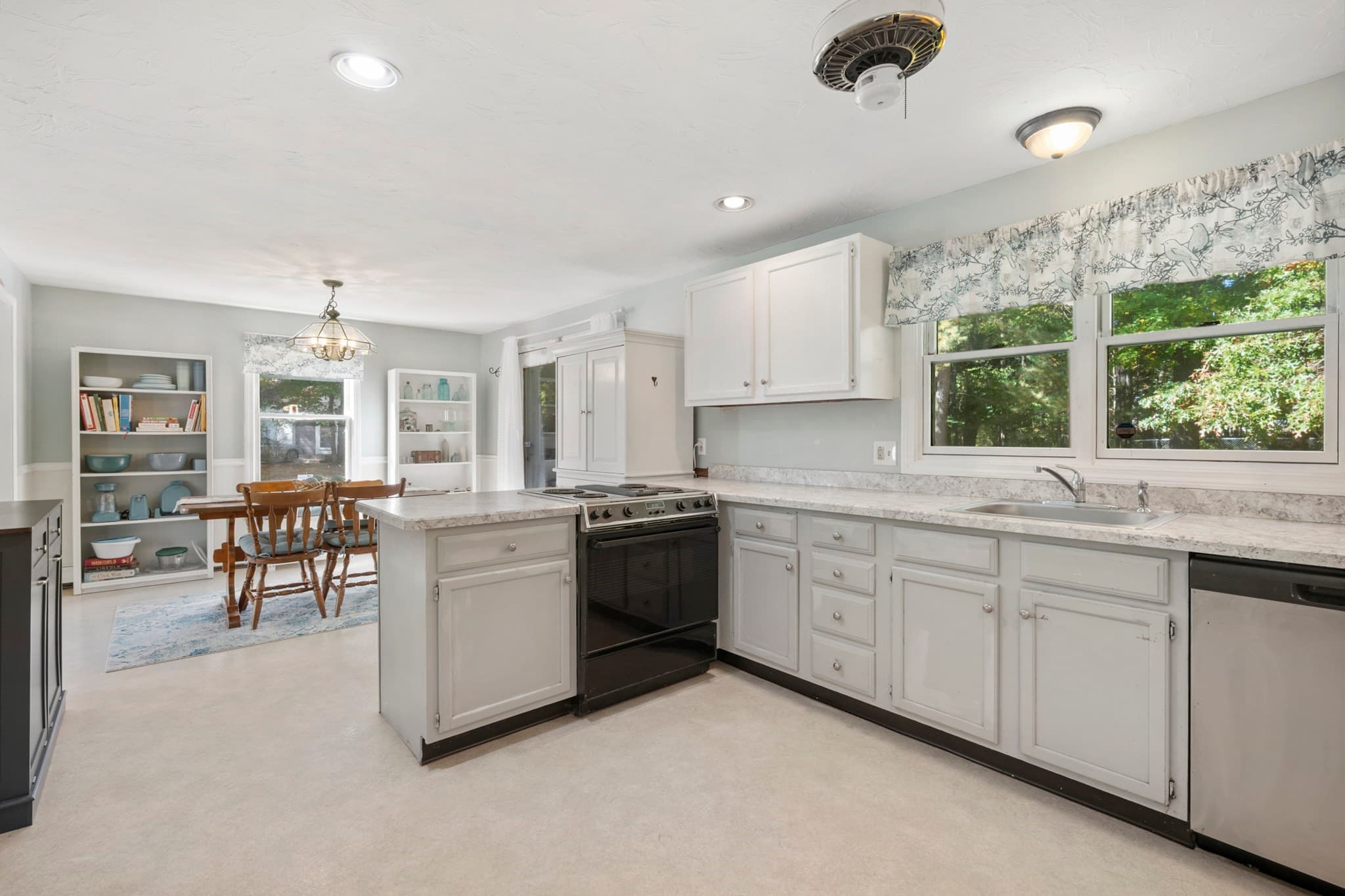 Condominium at 26 Flagstone Pl # 26, Bridgewater MA 02324, photo 19 of 28