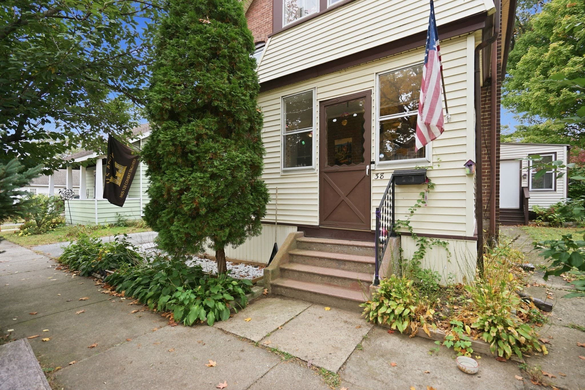Single Family Residence at 38 Worthy St, Springfield MA 01104, photo 2 of 41