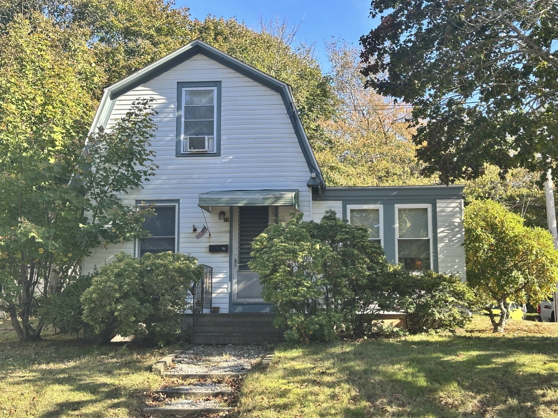 76 Walker St, Falmouth MA 02540