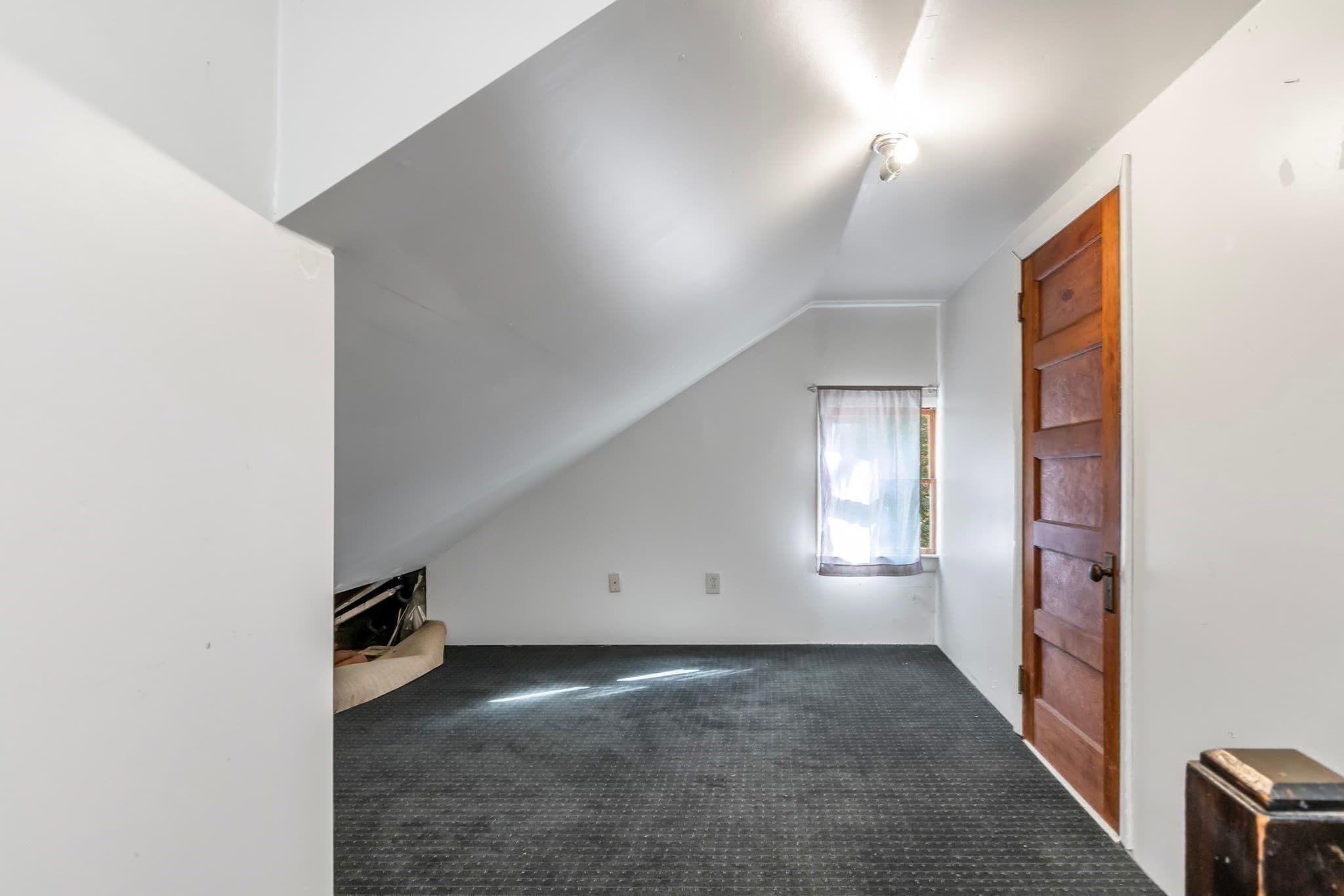 Single Family Residence at 560 Salisbury, Worcester MA 01609, photo 23 of 39