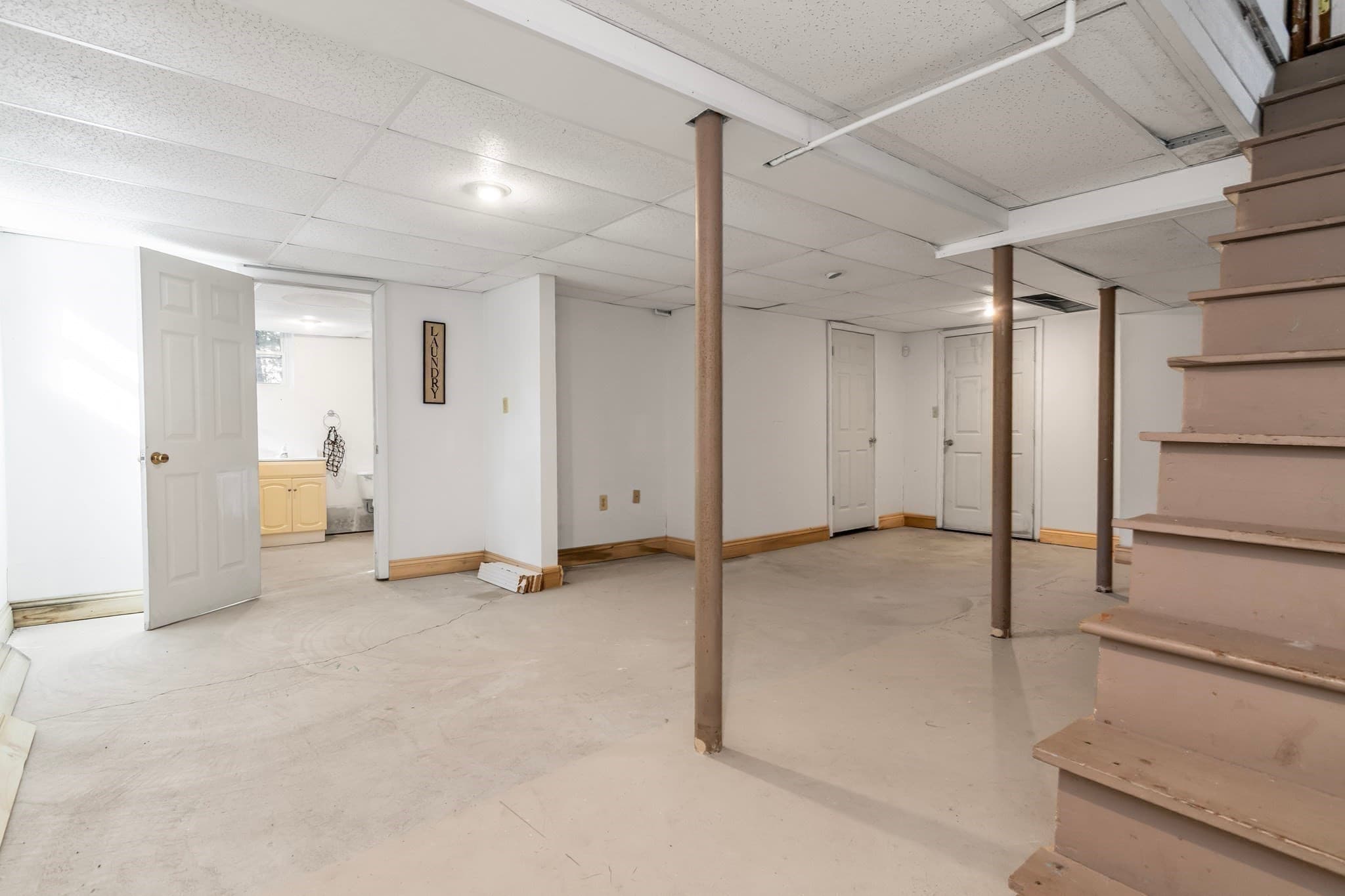 Single Family Residence at 560 Salisbury, Worcester MA 01609, photo 27 of 39
