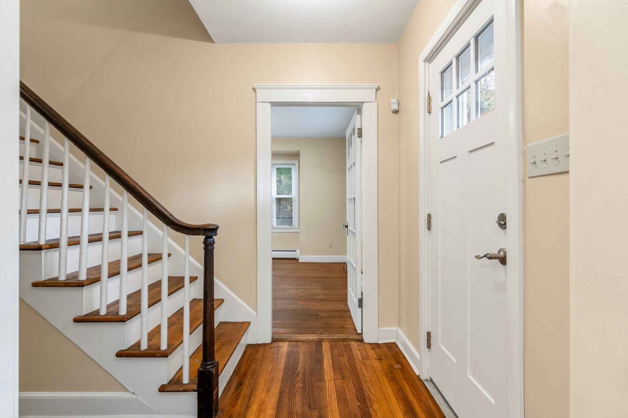 Single Family Residence at 560 Salisbury, Worcester MA 01609, photo 6 of 39