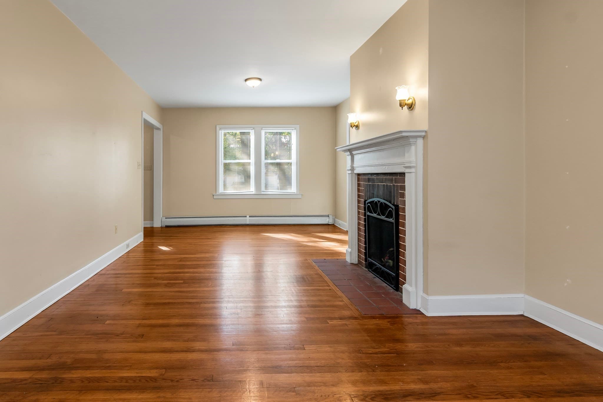 Single Family Residence at 560 Salisbury, Worcester MA 01609, photo 17 of 39