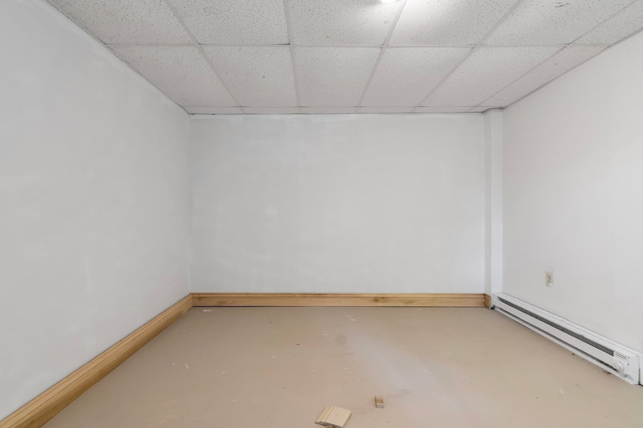 Single Family Residence at 560 Salisbury, Worcester MA 01609, photo 26 of 39