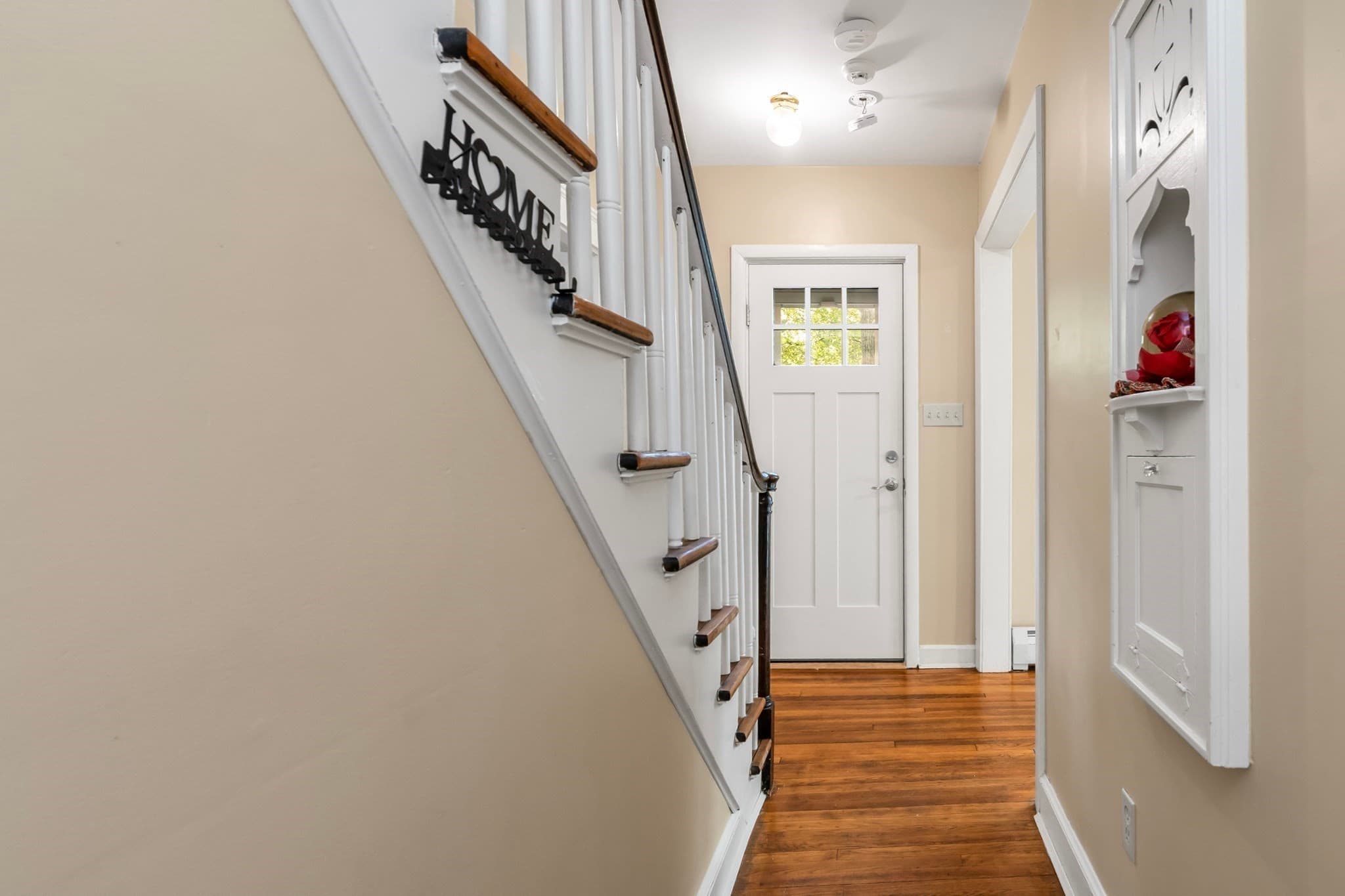Single Family Residence at 560 Salisbury, Worcester MA 01609, photo 7 of 39