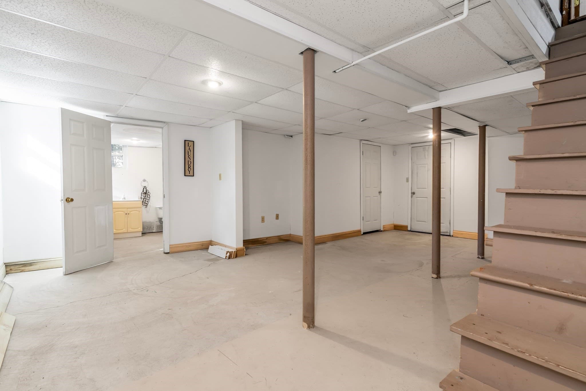 Single Family Residence at 560 Salisbury, Worcester MA 01609, photo 36 of 39