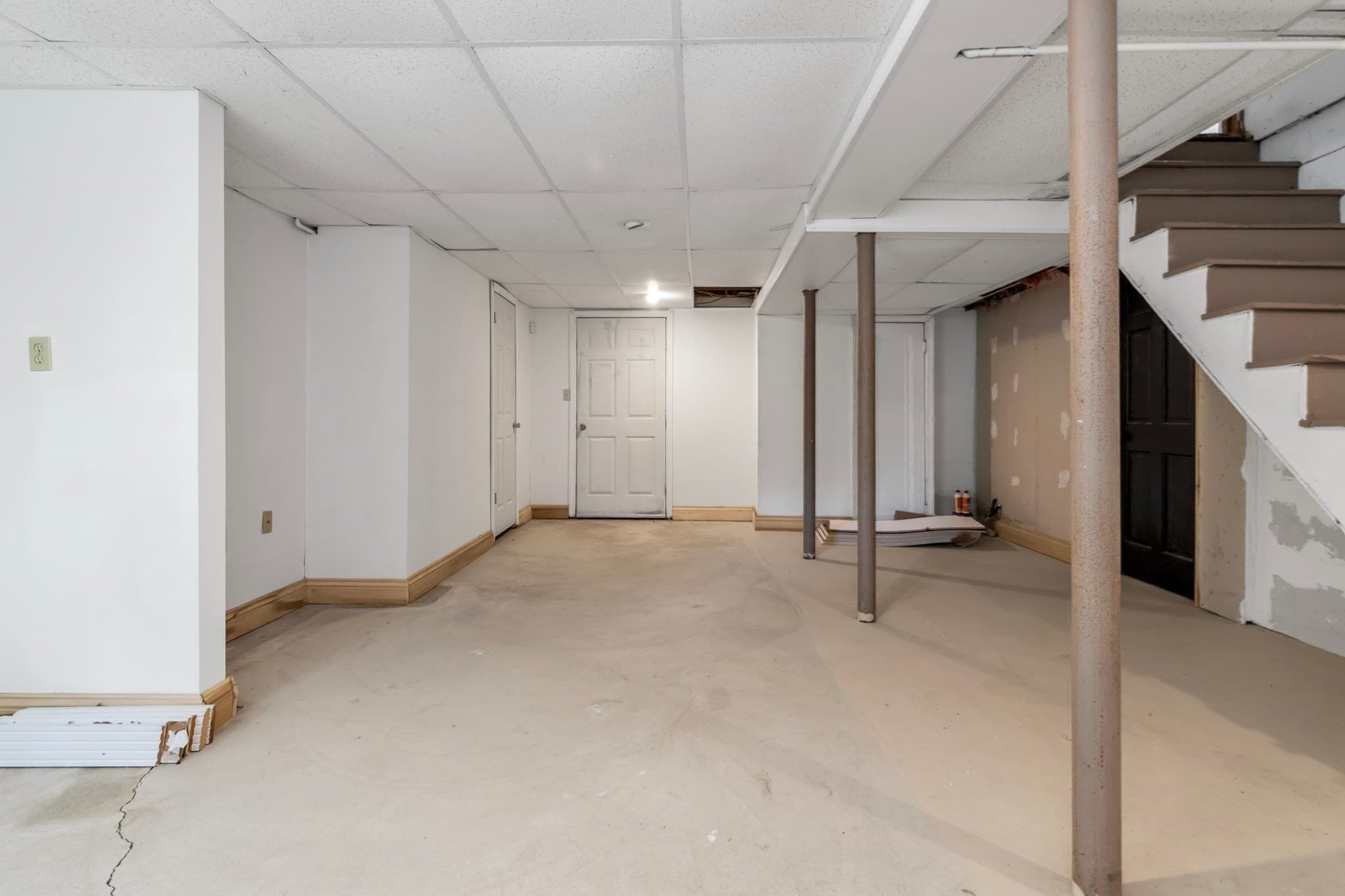 Single Family Residence at 560 Salisbury, Worcester MA 01609, photo 28 of 39