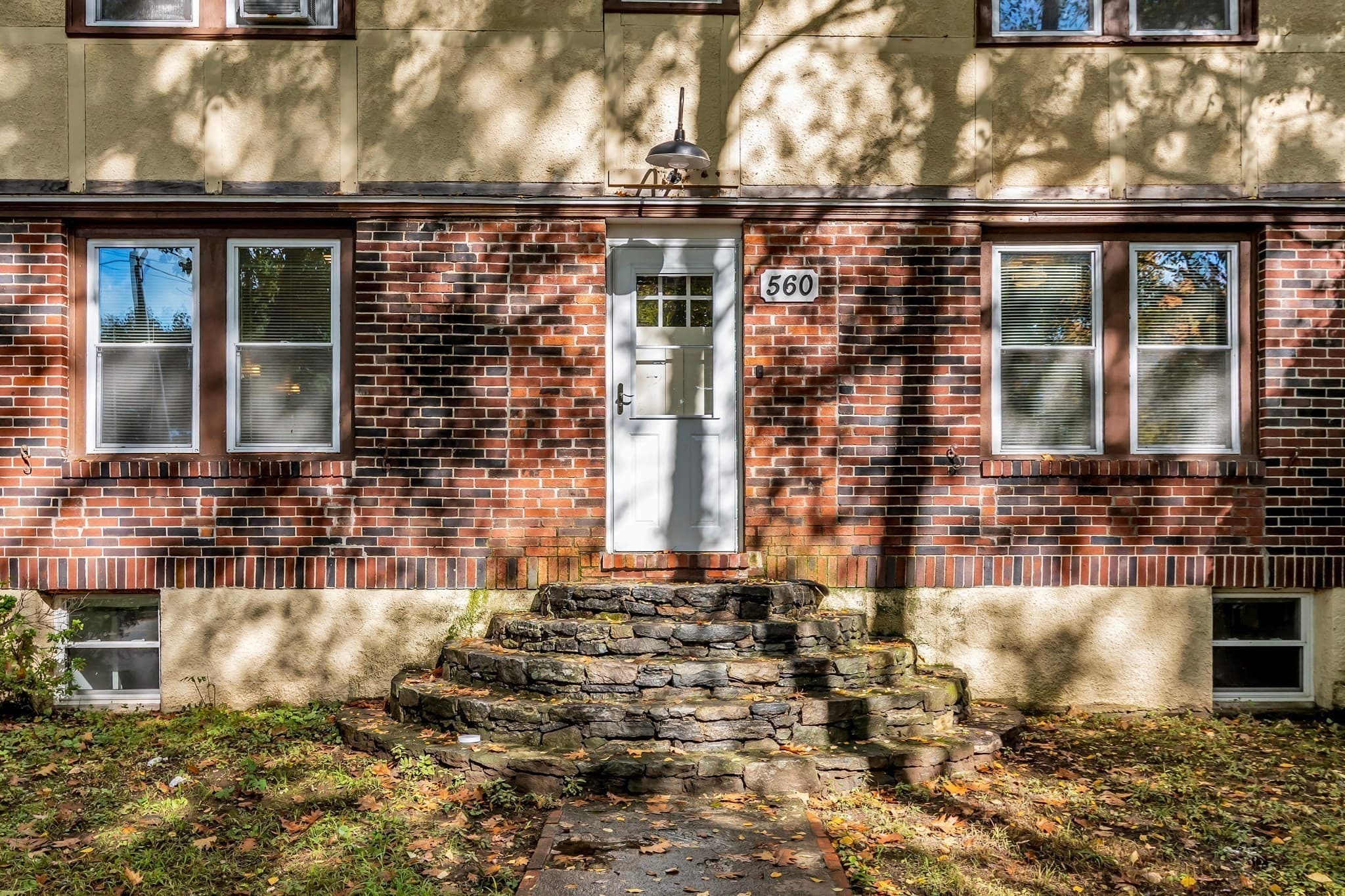 Single Family Residence at 560 Salisbury, Worcester MA 01609, photo 5 of 39