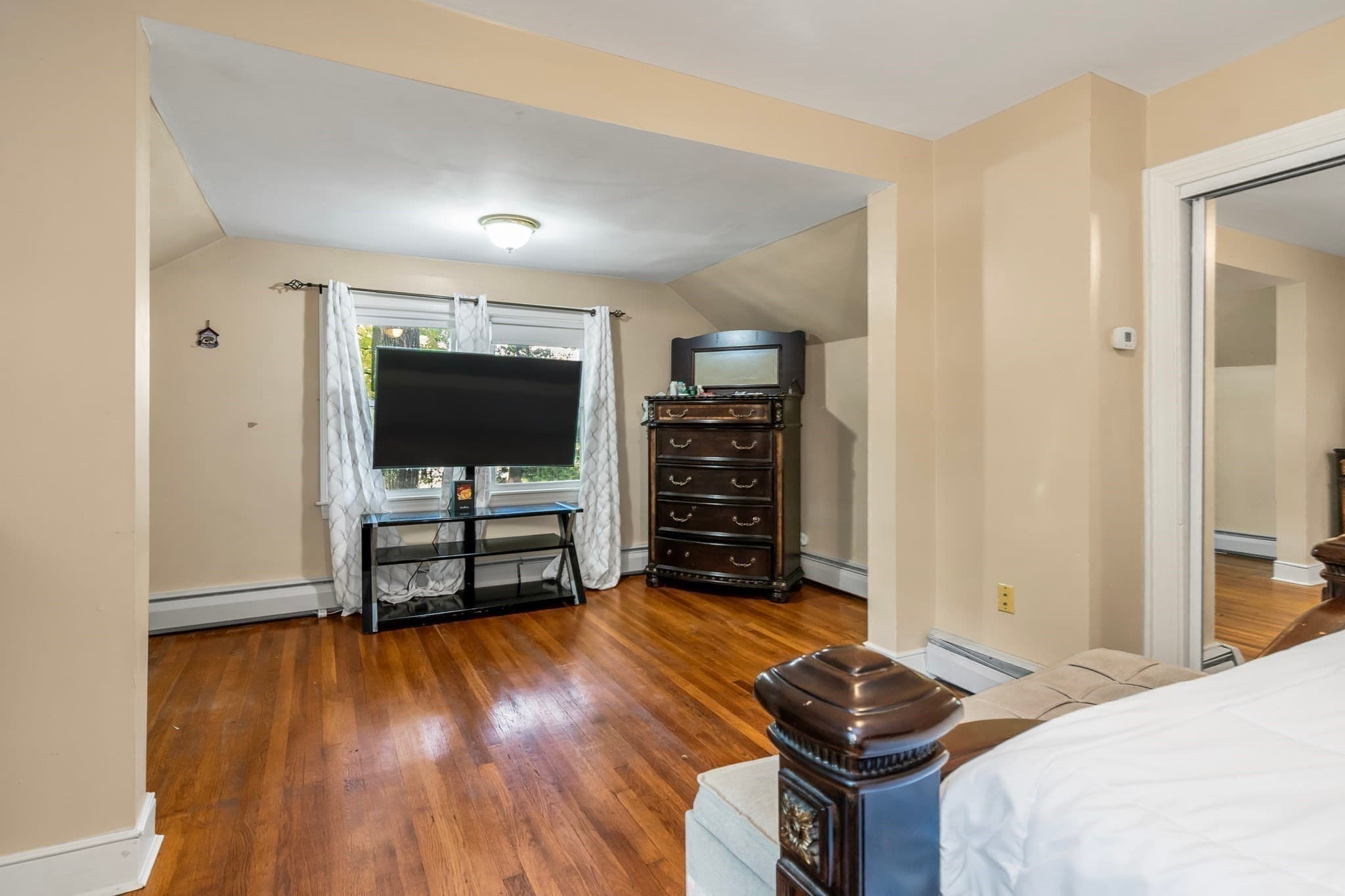 Single Family Residence at 560 Salisbury, Worcester MA 01609, photo 18 of 39