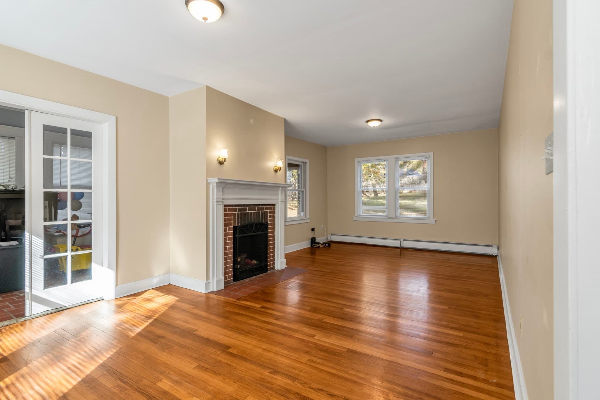 Single Family Residence at 560 Salisbury, Worcester MA 01609, photo 15 of 39