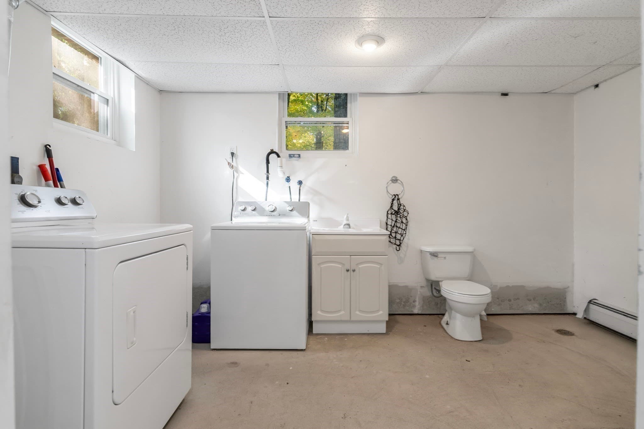 Single Family Residence at 560 Salisbury, Worcester MA 01609, photo 29 of 39