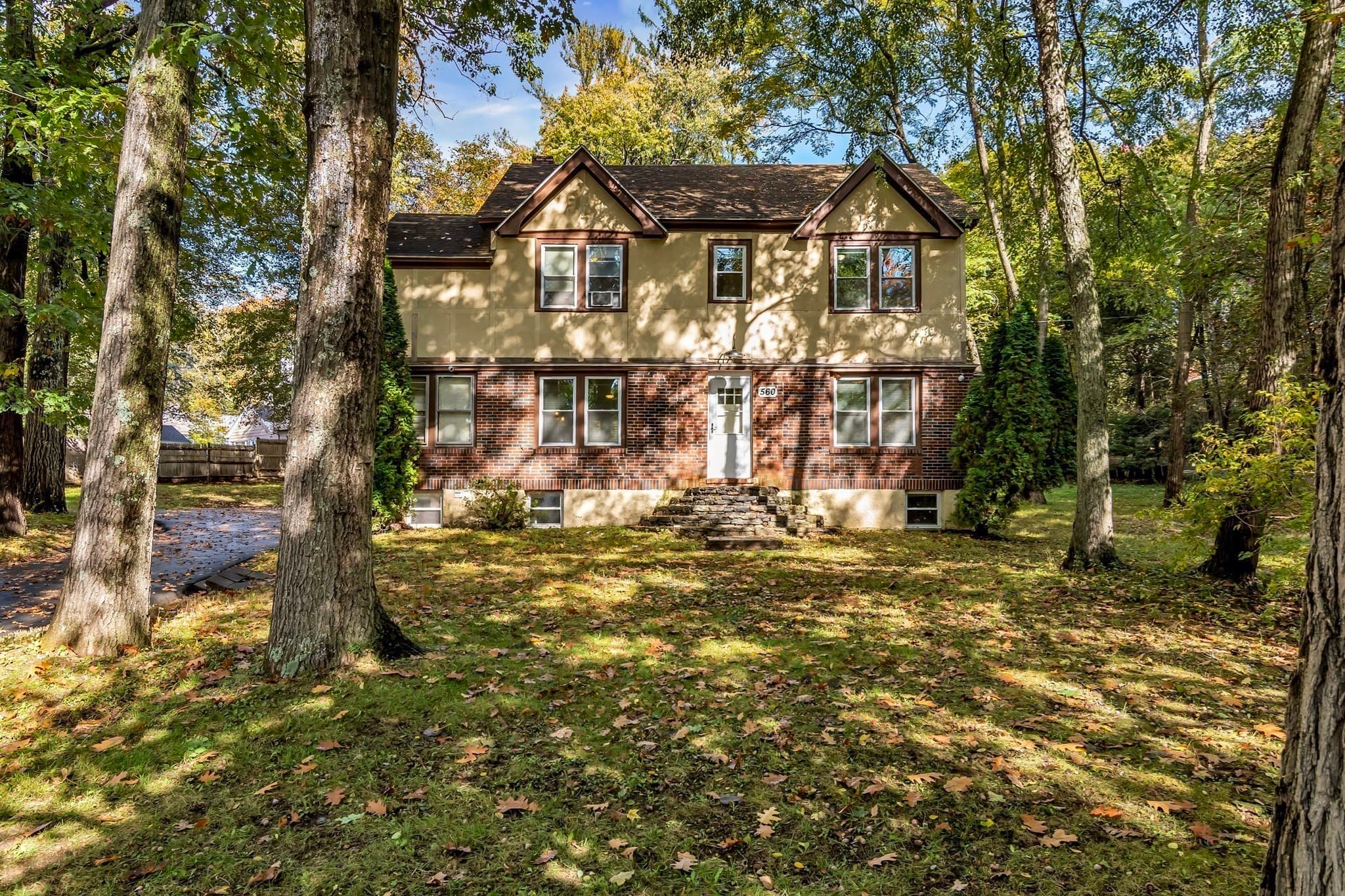 Single Family Residence at 560 Salisbury, Worcester MA 01609, photo 4 of 39