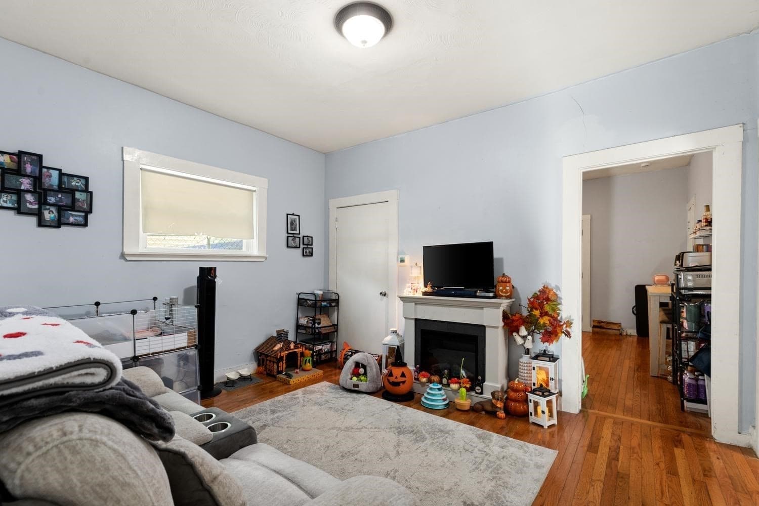 3 Family at 11 Hutchinson Ct, Lynn MA 01902, photo 7 of 36