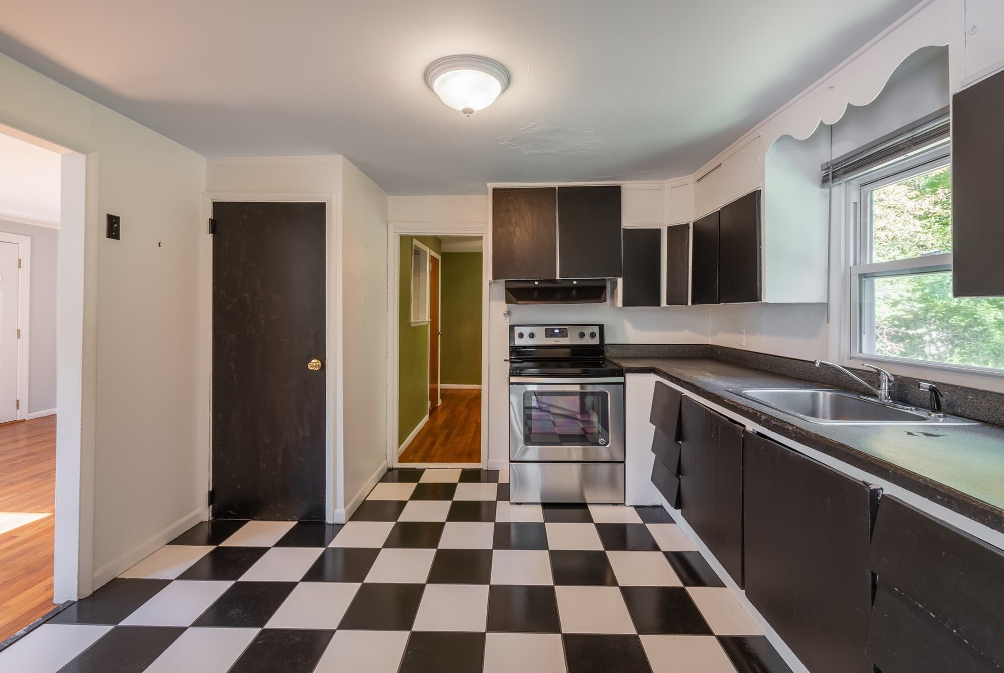 Single Family Residence at 156 Walnut Street, Reading MA 01867, photo 11 of 23