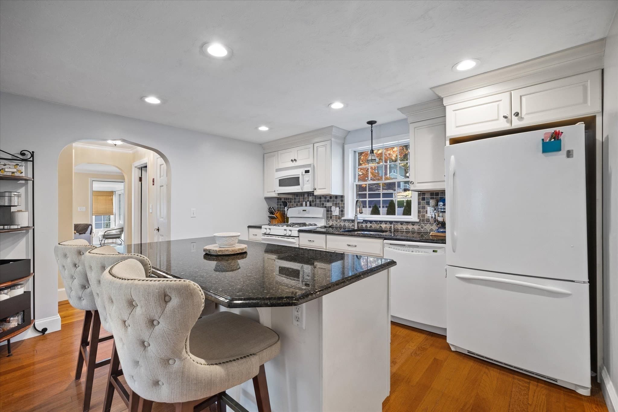 Single Family Residence at 57 Forest St, Worcester MA 01609, photo 5 of 41