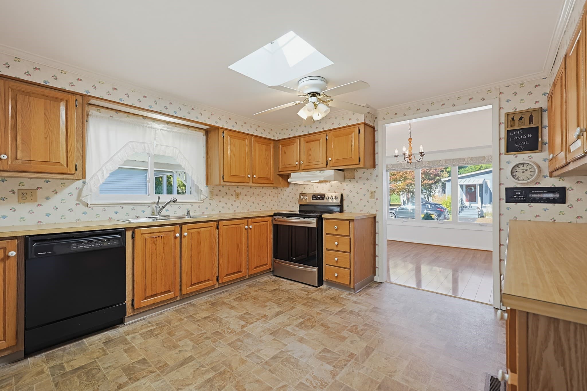 Mobile Home at 4 Forest Lane, Attleboro MA 02703, photo 13 of 41