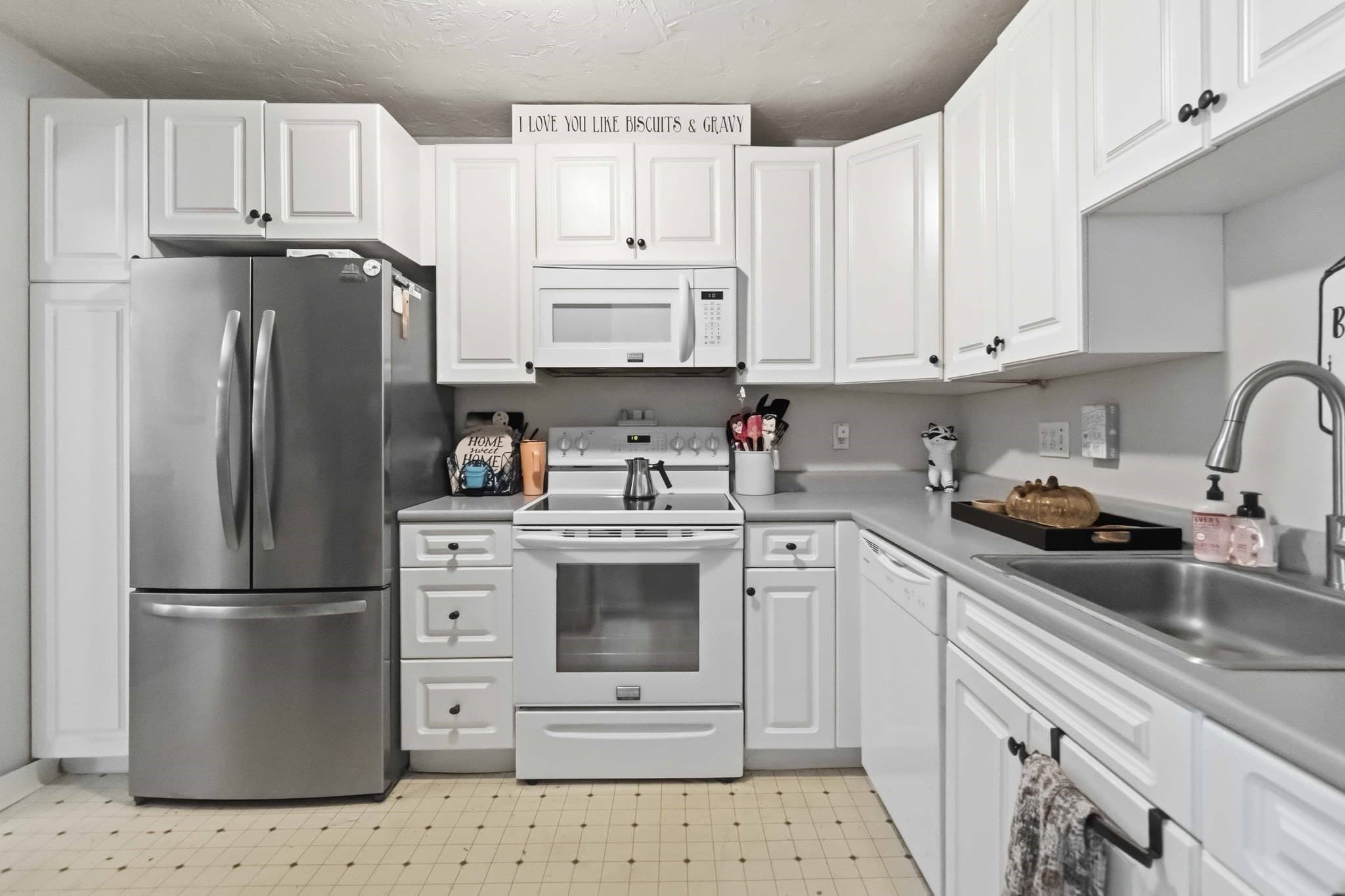 Condominium at 210 Fellsview Terrace # 214, Stoneham MA 02180, photo 10 of 16