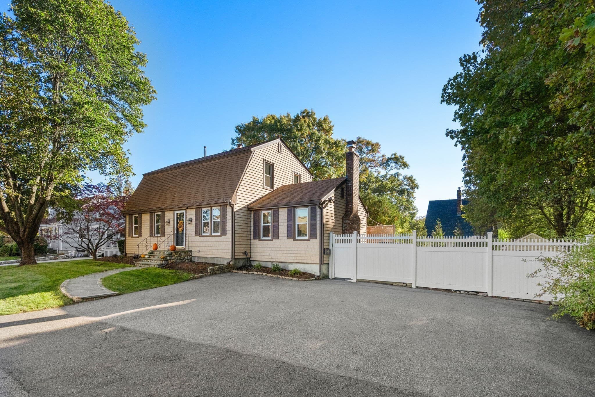 Single Family Residence at 50 Friend Street, Weymouth MA 02189, photo 2 of 42