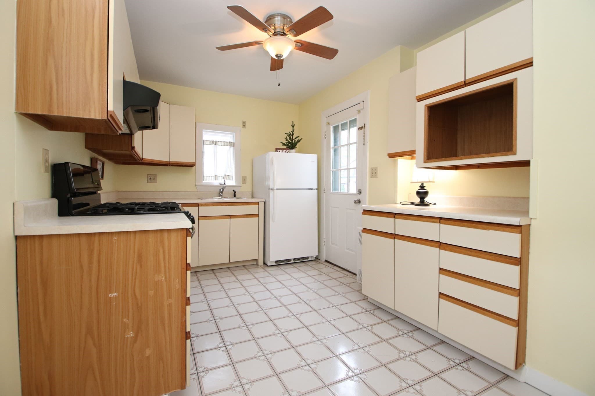 Single Family Residence at 40 Stone St., Saugus MA 01906, photo 9 of 33