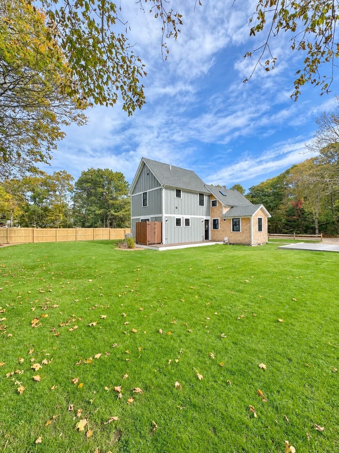 Single Family Residence at 25 Oak Avenue, Oak Bluffs MA 02557, photo 4 of 31