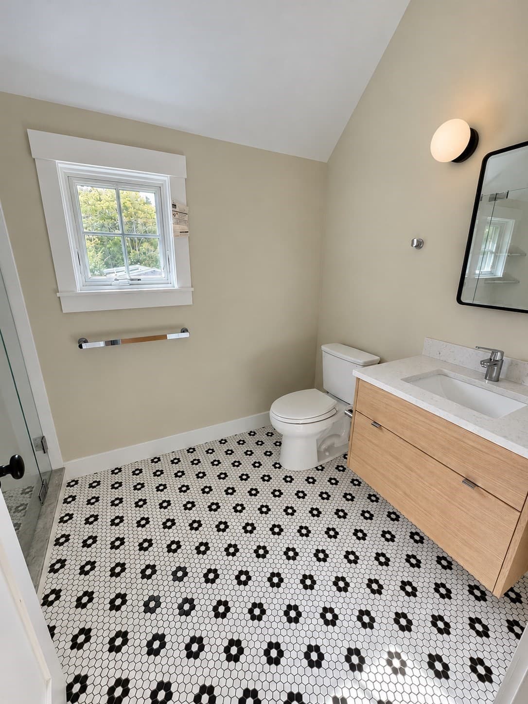 Single Family Residence at 25 Oak Avenue, Oak Bluffs MA 02557, photo 25 of 31