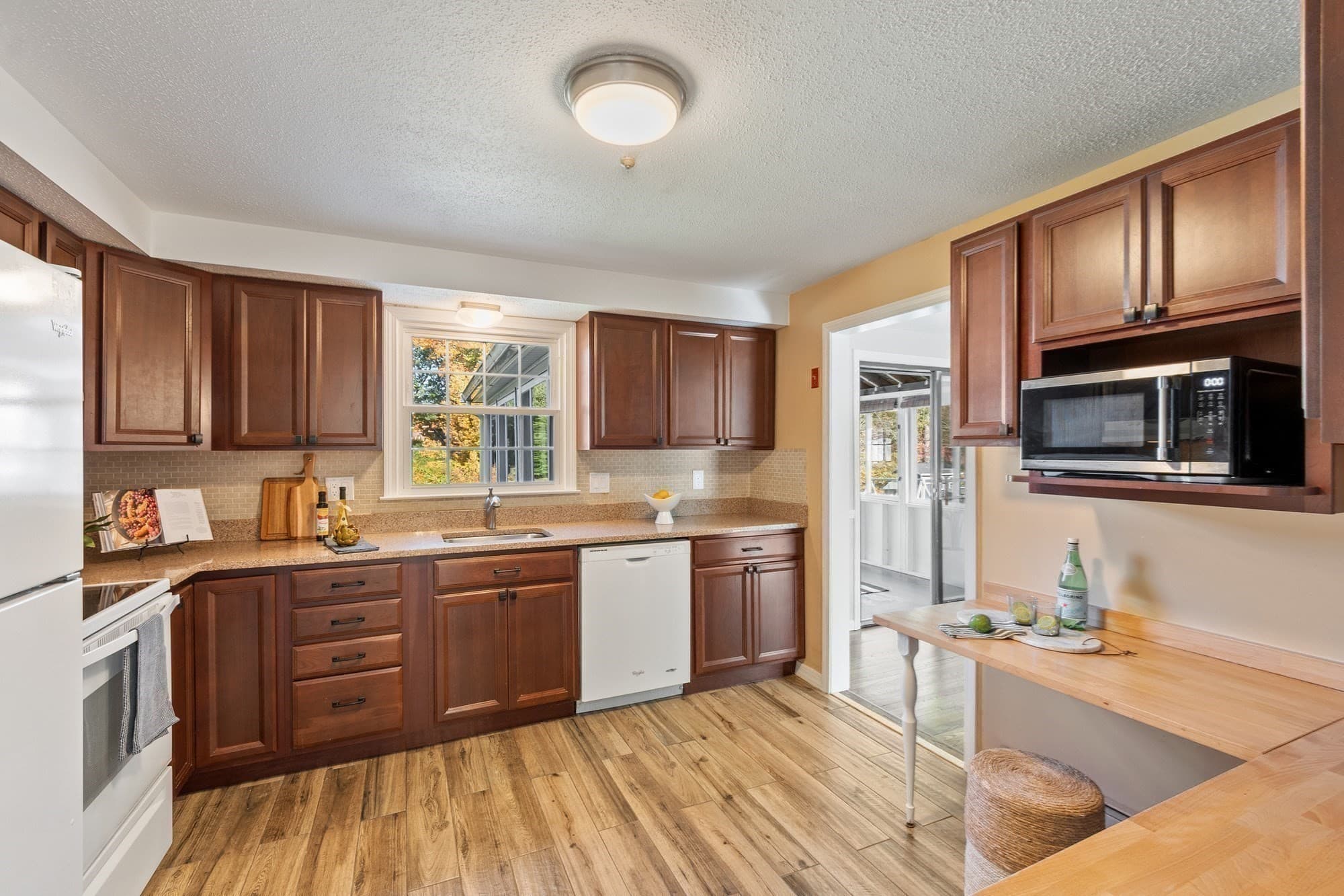 Single Family Residence at 3 Woodridge Rd, Milford MA 01757, photo 9 of 27