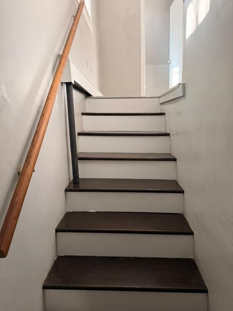 Single Family Residence at 17 Gage St, Fitchburg MA 01420, photo 5 of 12