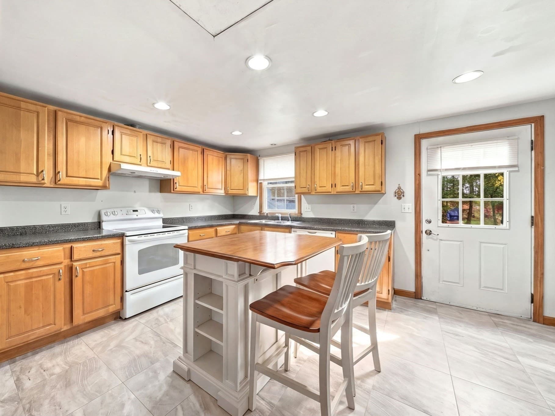 Multi Family at 150 Washington St, Whitman MA 02382, photo 21 of 39