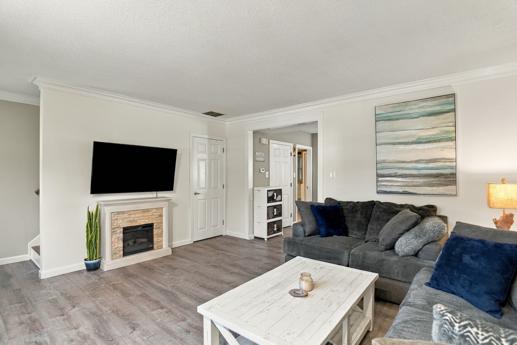 Condominium at 27 Bentley Circle # 27, Methuen MA 01844, photo 6 of 28