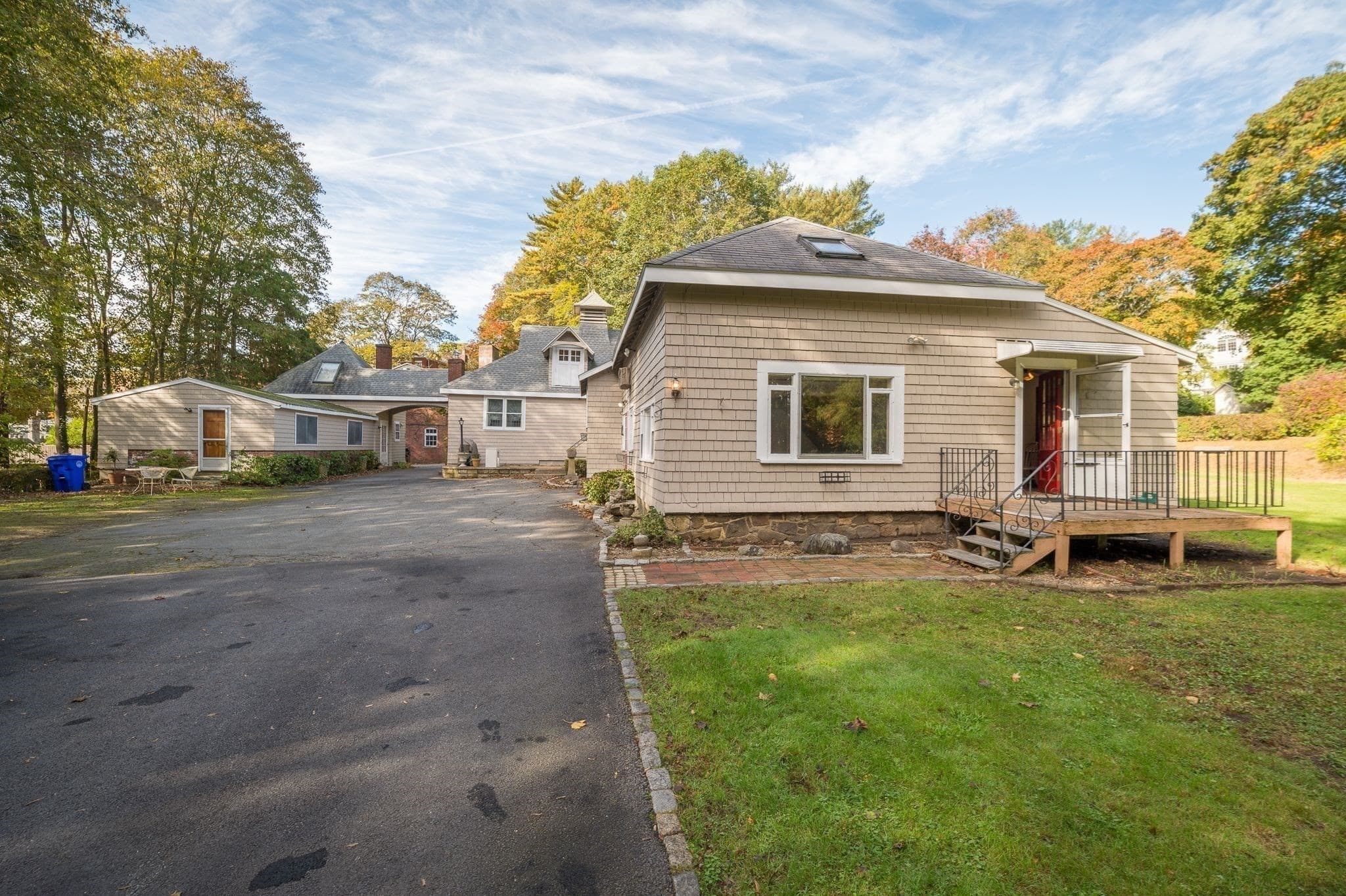 3 Family at 3 Highland Ave, Manchester MA 01944, photo 5 of 22