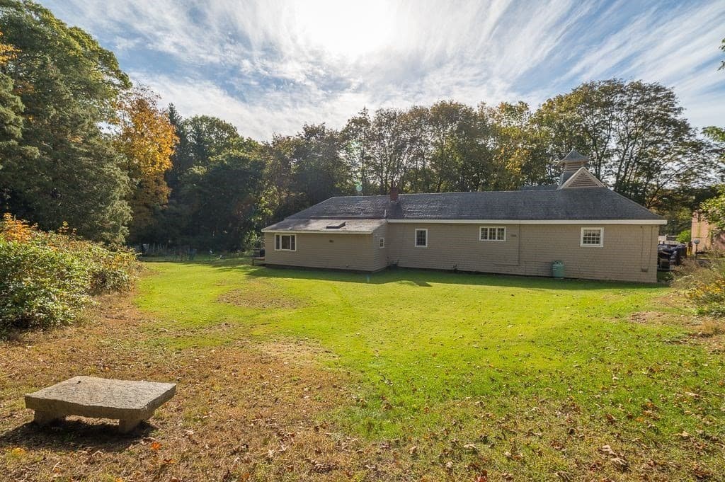 3 Family at 3 Highland Ave, Manchester MA 01944, photo 8 of 22