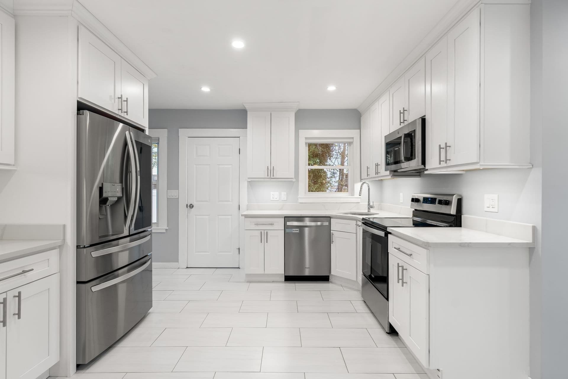 37 Old Randolph St, Canton MA 02021