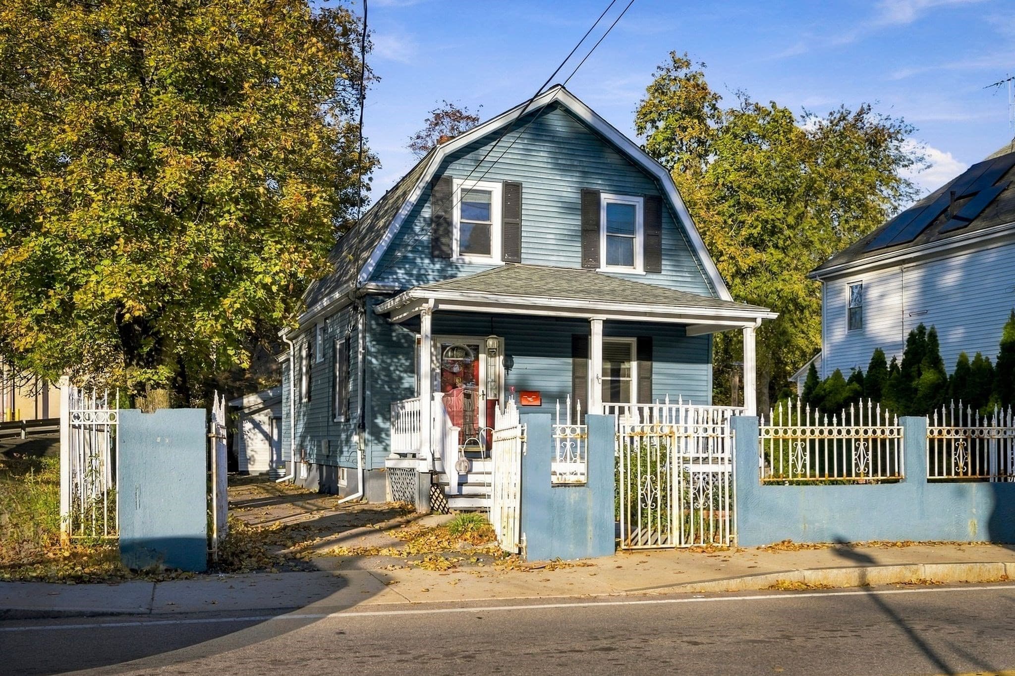 Single Family Residence at 40 Beaver St, Framingham MA 01702, photo 3 of 42